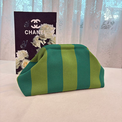 👜 Dumpling Clutch Bag, Large Capacity Kiss Lock Cosmetic Handbag for Daily Travel Party