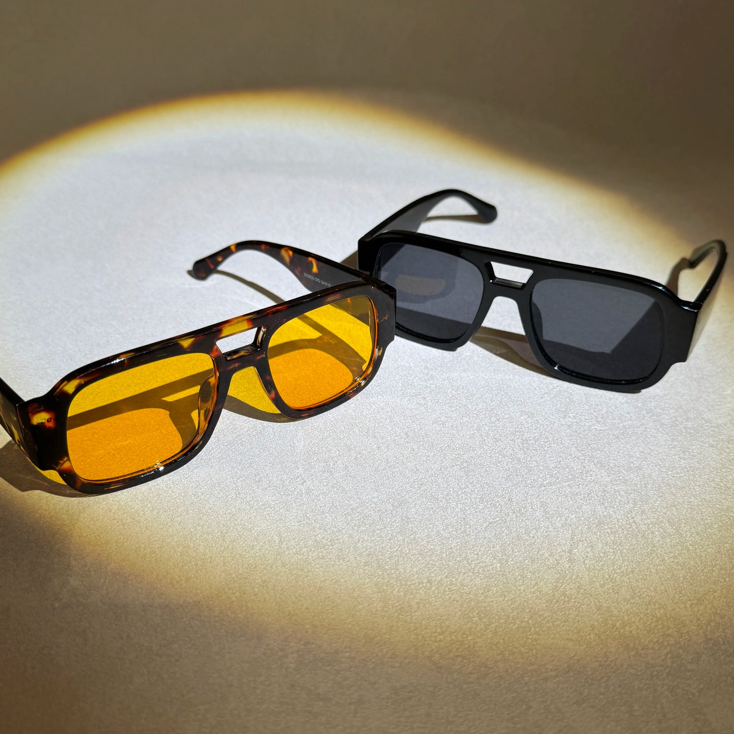 Stylish Aviator Sunglasses for Men and Women , Trendy Rectangle, Fashionable Design, Perfect for Outdoor Activities and Daily Wear
