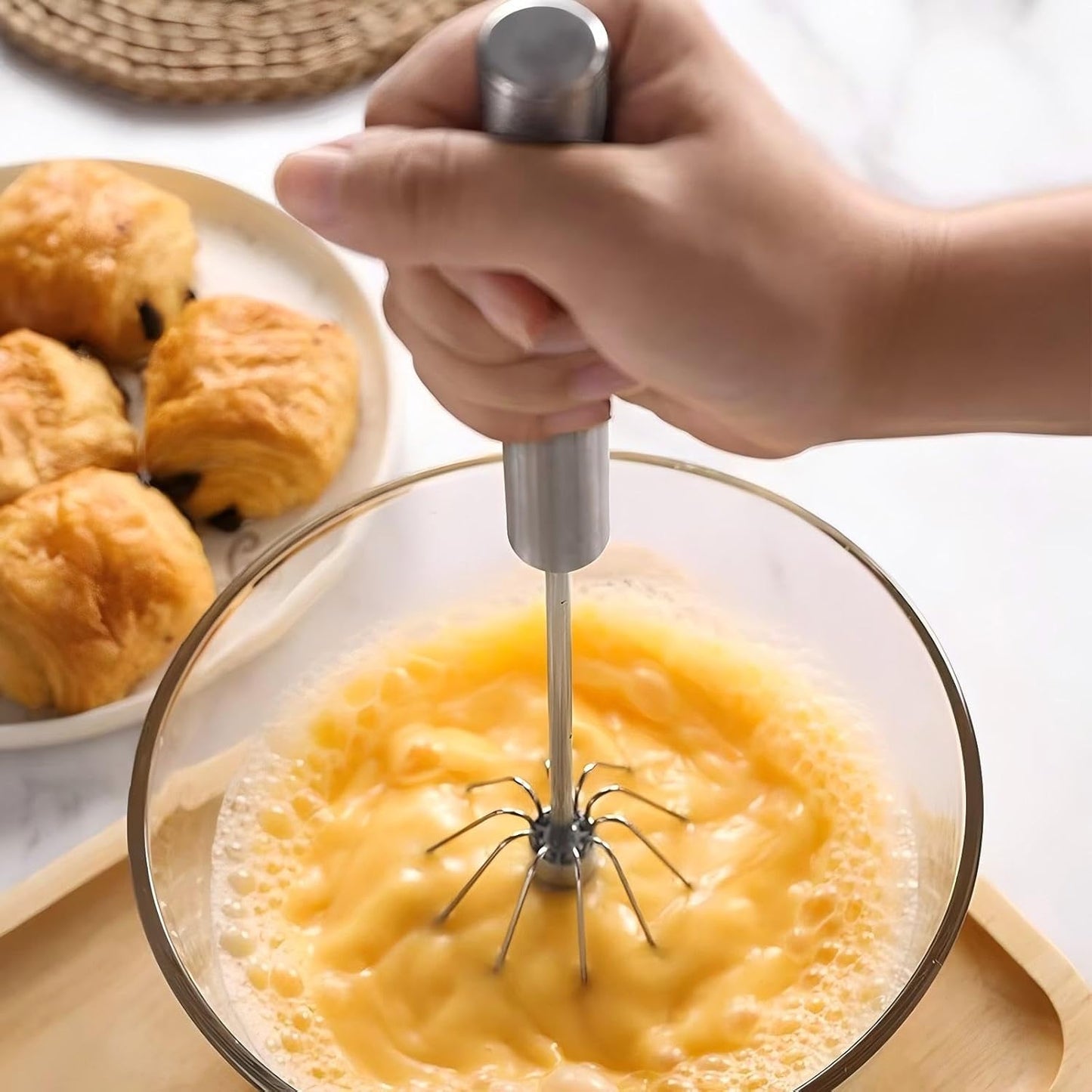 🥚☕Stainless Steel Hand-Push Rotary Whisk, Food-Grade Rust-Resistant Kitchen Utensil with Sturdy Riveted Construction.
