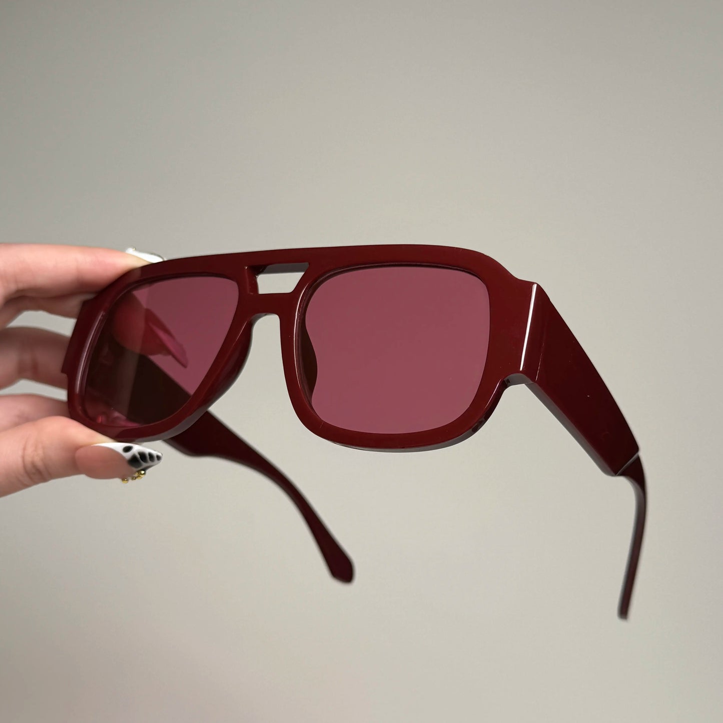 Stylish Aviator Sunglasses for Men and Women , Trendy Rectangle, Fashionable Design, Perfect for Outdoor Activities and Daily Wear
